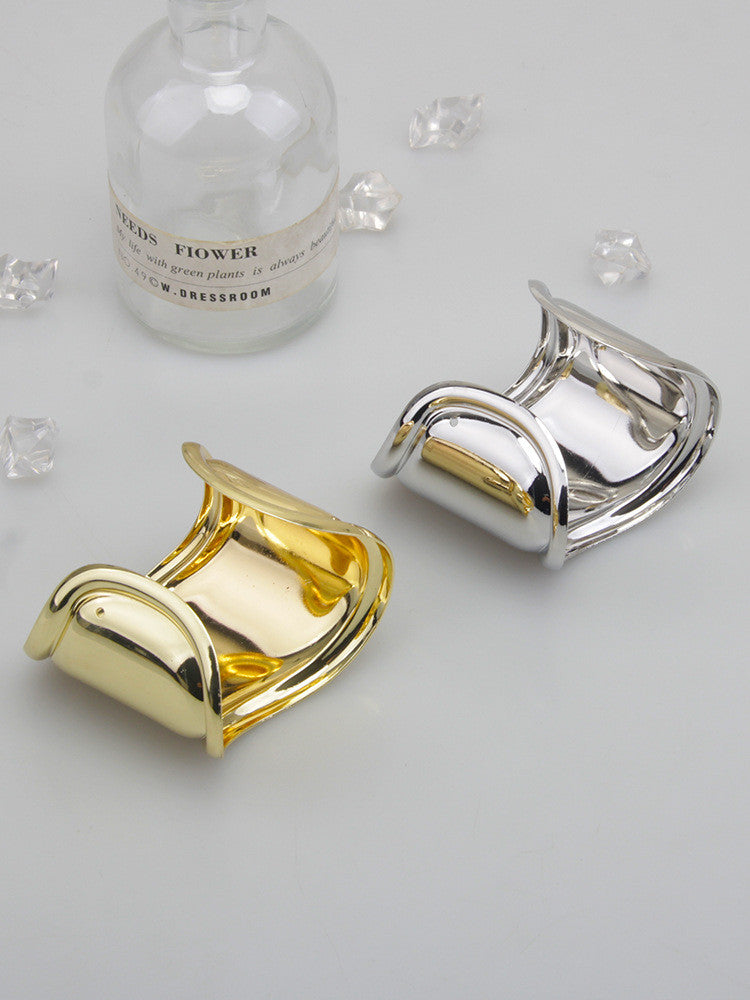 Asymmetrisches Armband Aus Metall - FashionFlair