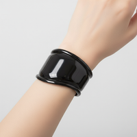 Asymmetrisches Armband Aus Metall - FashionFlair