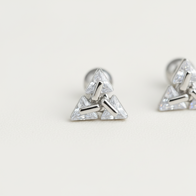 Dreieckige Ohrringe  - TriadGleam