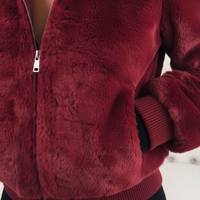 Flauschige Weste Mit Kapuze -  Christina