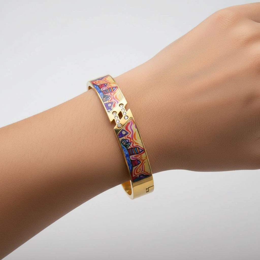 Goldfarbener Edelstahlarmreif - GlamourBangle