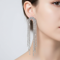 Herzförmige Tropfenohrringe - HeartSpark