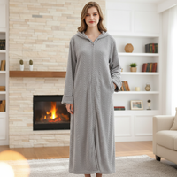 Kapuzenbademantel - HugGown