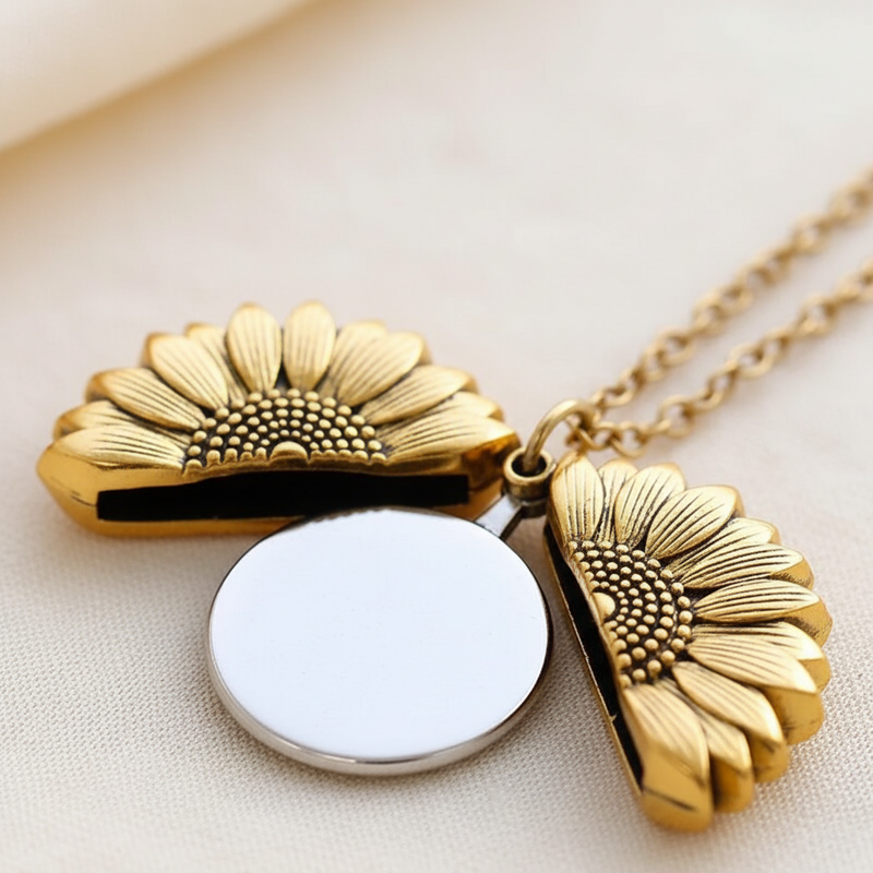 Offenes Medaillon-Design - LoveSpark