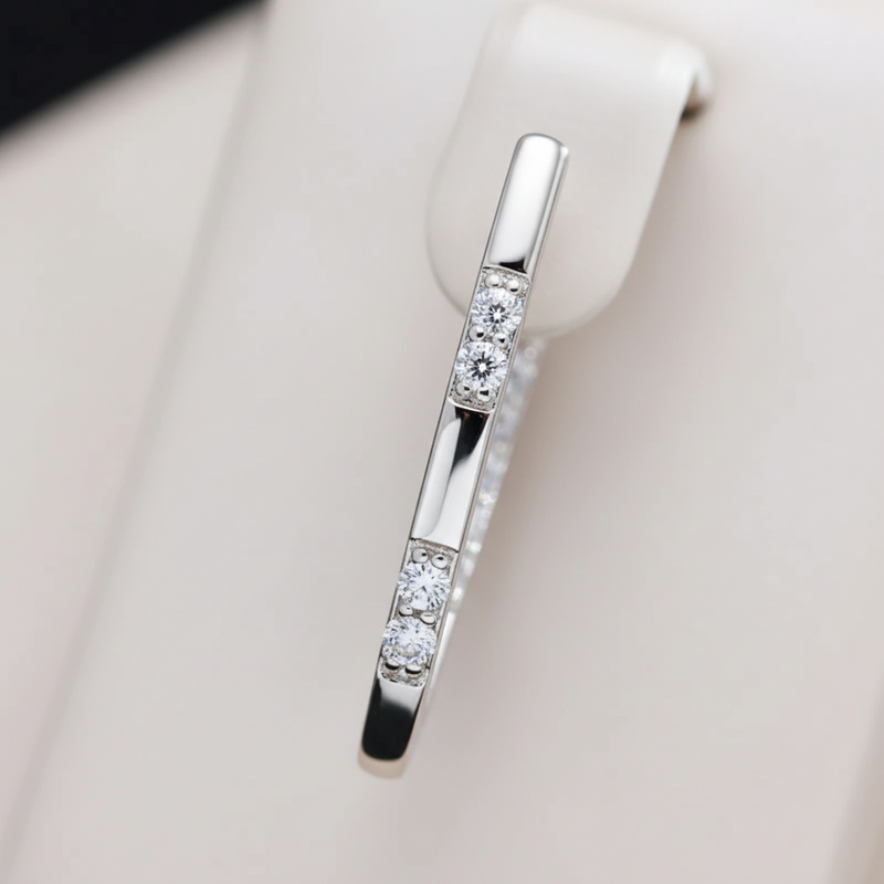 Ovaler Ohrschmuck - GlimmerHoop