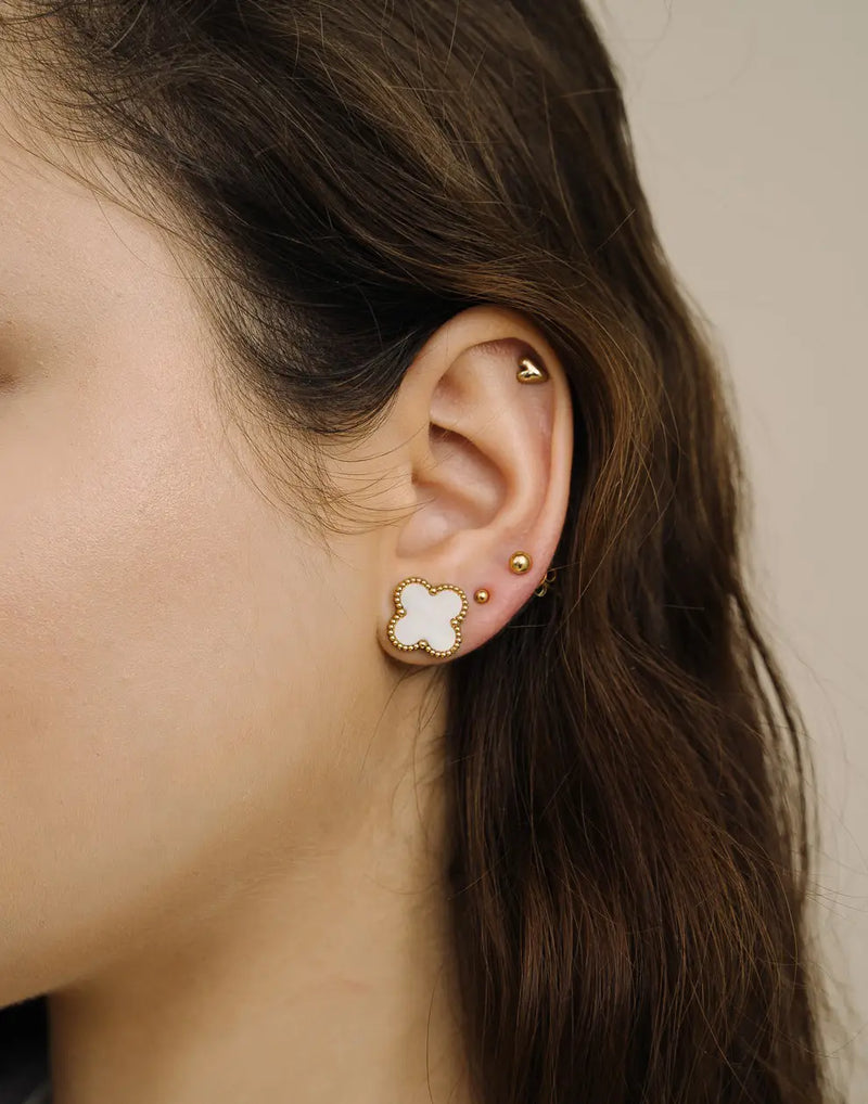 Vergoldete Perlenohrstecker - CloverJewelry