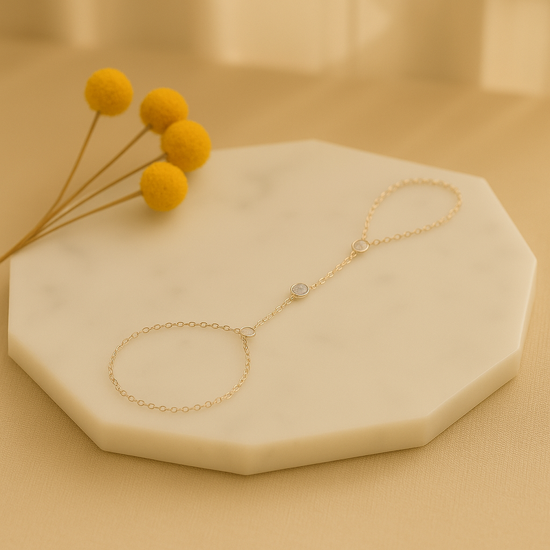 Kristall-Handschmuck mit Fingerring – Eleganz im Ketten-Design