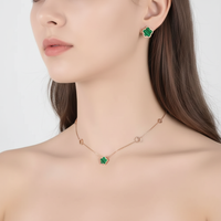 Ohrstecker Und Halskette Set - BlossomMix 