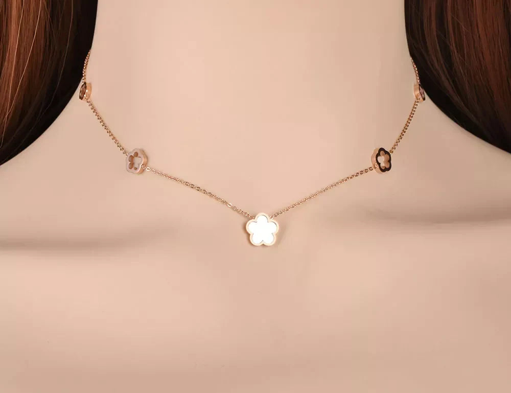 Ohrstecker Und Halskette Set - BlossomMix 