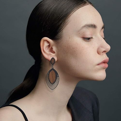 Tropfenförmige Ohrringe - WoodGlow 