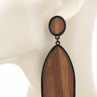 Tropfenförmige Ohrringe - WoodGlow 