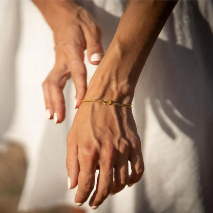 Armband mit Knoten Design | Minimalistisch | Verstellbar | Silber-Luzern Mode